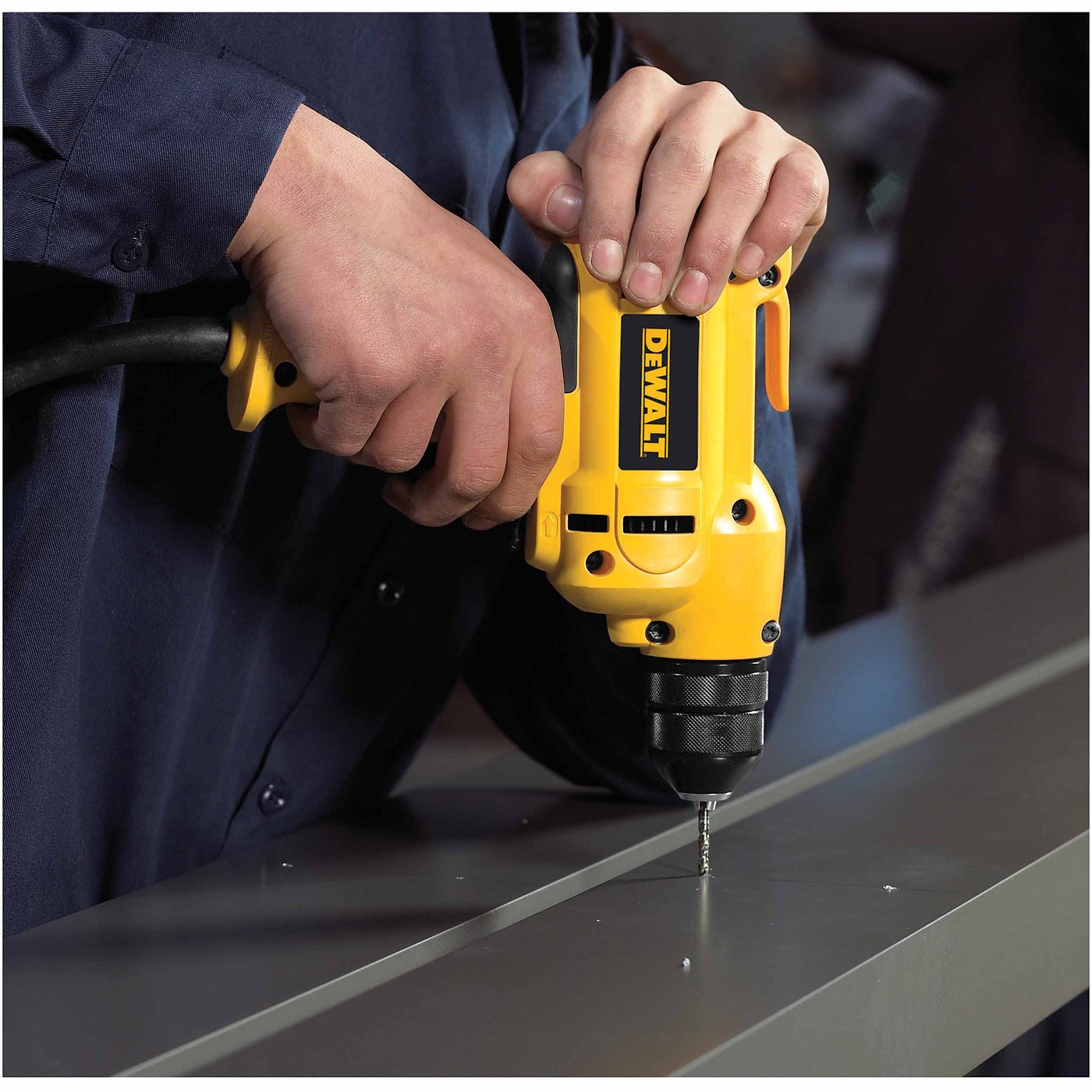 DEWALT Drill, 8.0-Amp, 3/8-Inch, Variable Speed Trigger, Mid-Handle Grip for Comfort, Corded (DWD115K )